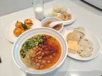 IU Hotel (Xingyi Yangguanggu Tourist Resort Hotel) - فطور