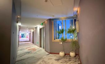 Tongren Zai'ai Movie Hotel (Tongren High-Speed Railway Station)