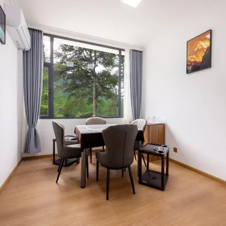 Taohua Shanju High-end Homestay