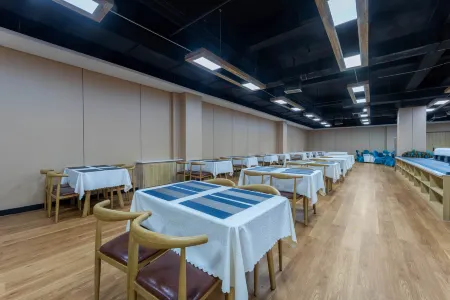 LUYU HOTEL Отели рядом с достопримечательностью «Dunhuang Ancient City»