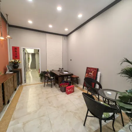 Yuejian Qingwu Hotel (Pingxiang Bus Terminal Food Street)