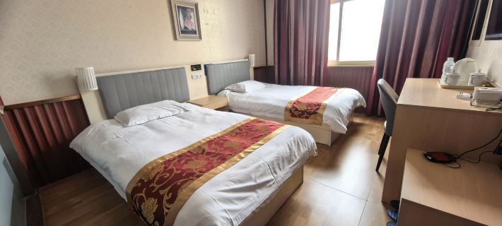 Pingyu Yijia Business Hotel Отели в г. Пинюй