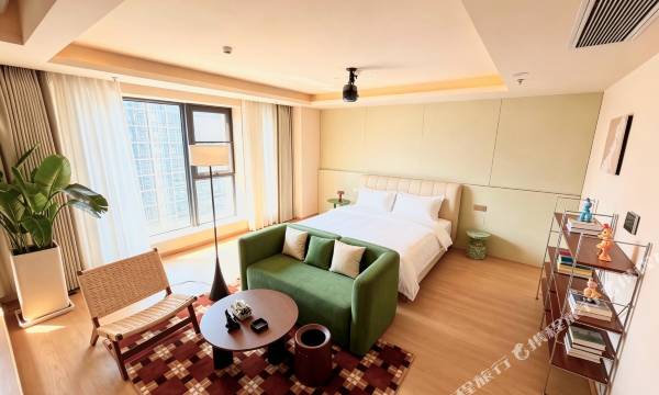 He Kong Jian .He hotel