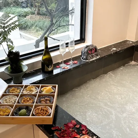 West Lake Yuexi • Garden Homestay (Qingzhiwu Branch)