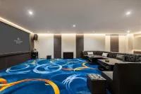 Jixi Licheng Huating Hotel - parking
