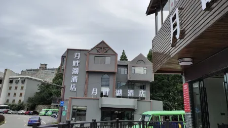 Tongshan Yuepan Lake Hotel Отели рядом с достопримечательностью «Yunzhong Lake Reservoir»