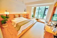 Yueyang Huajian Fengqi Homestay (Dongting Lake Chinese Giant Panda Garden) - Mountain view