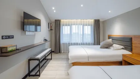 Floral Hotel· Shanghai Wuyu Suyue Hotel Отели рядом с достопримечательностью «Shanghai Astronomy Museum»