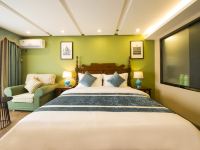 蓝堡铂金酒店(成都宽窄巷子店) - 美式大床房