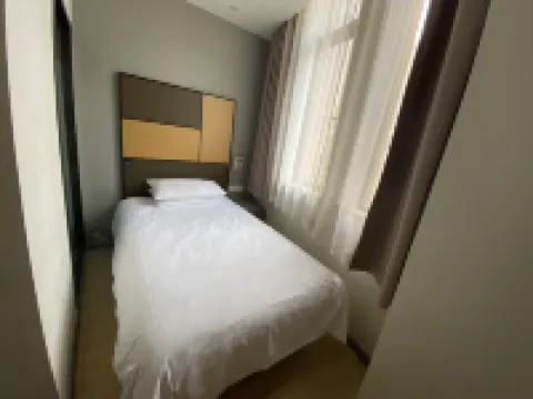 Hi Inn Hotel (Shanghai Liziyuan) Hotels near Tongji University Huxi Campus