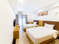 HOTEL CINCO OCEANOS Hotels near ميدان سينادو