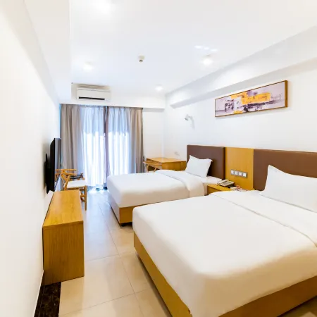 HOTEL CINCO OCEANOS