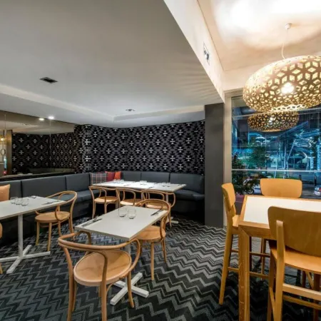 Oaks Perth Hotel
