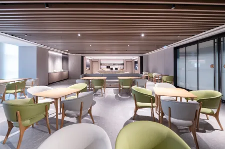 JI Hotel (Jiaxing Shanshan Impression Plaza) Отели в г. Цзясин