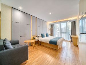 Lixing Hotel (Hangzhou Linping Subway Station Yintaicheng Branch)