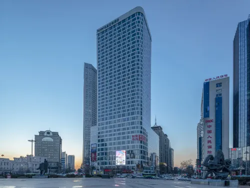 Kyriad Hotel (Anshan Railway Station City Government Square) - Swimmingpools