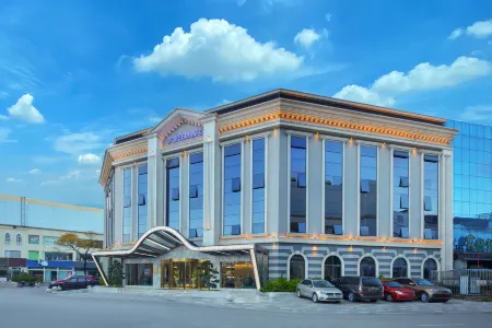 Dream Mong Kok Hotel Отели рядом с достопримечательностью «Yunnan Haigeng Auditorium»