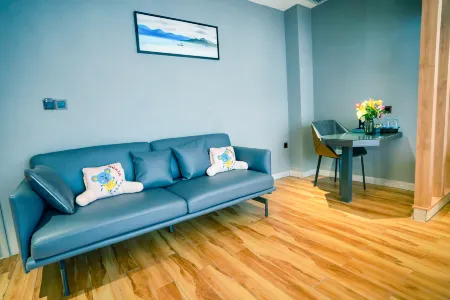 Zhongshan Qiyu Moshe Resort Leisure Hotel (Zhongshan West Station) Отели рядом с достопримечательностью «Ten-Mile Gallery»