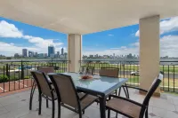 The Peninsula Riverside Serviced Apartments Hotels in Como