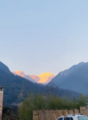 Yujian · MeetheMountain · Snow Mountain Panoramic Suite Homestay (Hailuogou Tourist Center)