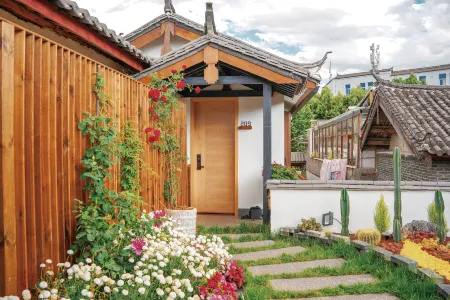 Yinshui Garden View Inn (Lijiang Old Town Mufu Branch)