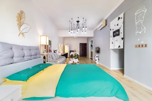 YOYO Homestay (Zigong Nanhu International)