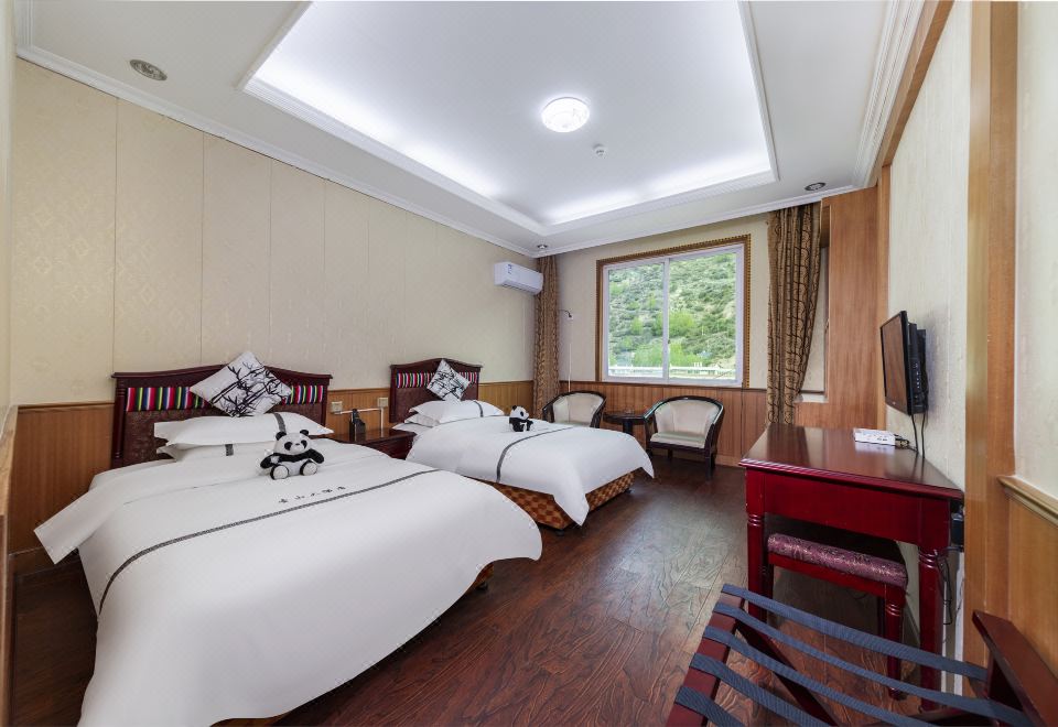 Mount Siguniang Shengshan Hotel Over view