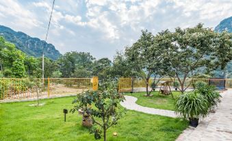 Xiangbo Bowen Travel has a mining homestay at home