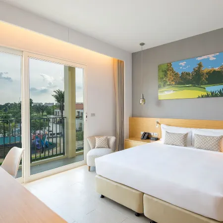Eastin Thana City Golf Resort Bangkok – Free Scheduled Shuttle from Hotel to Suvarnabhumi Airport