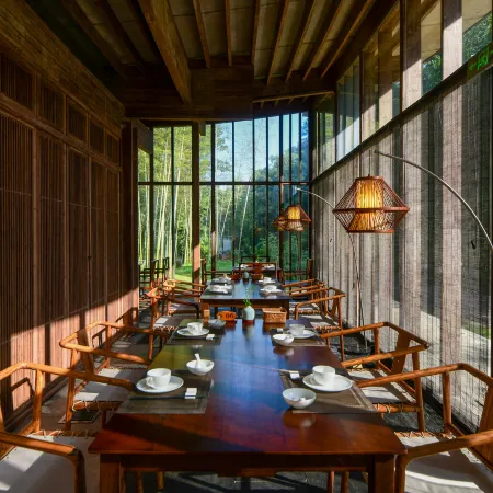 Zizai Pingjiang Wild Luxury Resort