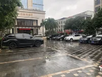 瓊海昌隆酒店（銀海雜糧街店） - 停車場