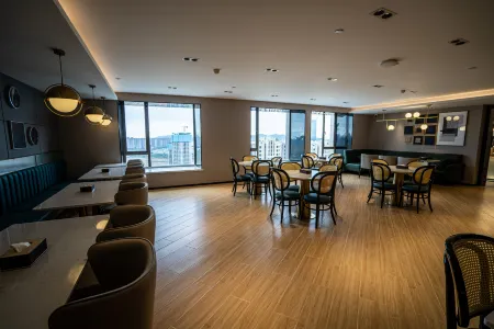 Vienna International Hotel (Shanwei High-speed Railway Station) Отели рядом со станцией Shanwei Railway Station