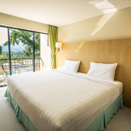 Studio Apartments on a Hill Отели рядом с достопримечательностью «Ват Кетхо Пхукет»