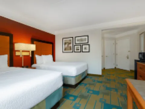 La Quinta Inn & Suites by Wyndham Lakeland West Hotels in Lakeland