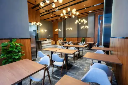 Wuhan Bin'ansi Hotel (Hubei Economic College, Hidden Dragon Island) Отели рядом с достопримечательностью «Wuhan Vocational College of Software and Engineering»