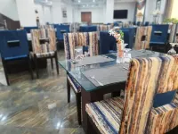 Maisonette Hotels & resorts Naran - breakfast