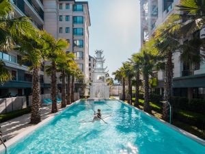 Tengchong Reflection Hot Spring Hotel