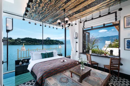 Sesame blossom Seaview Art Hotel (Dali double corridor)