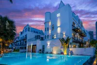 Tiffany blue Pool Villa (Beihai Qiaogang Silver Beach Resort)