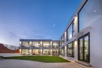 Zhou Xiayue Boutique Viewing Homestay
