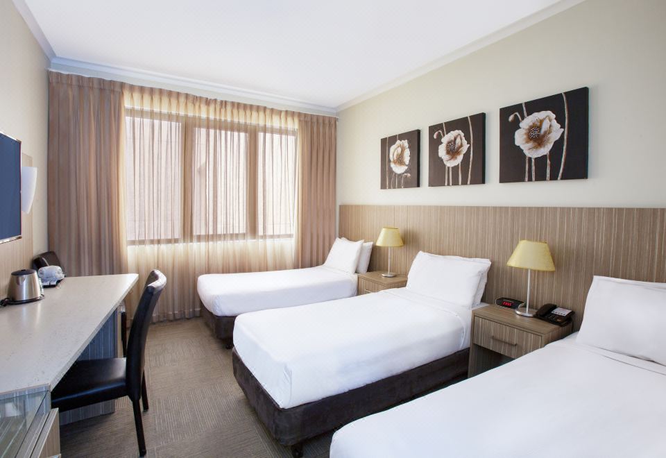 4. 메트로 호텔 말..