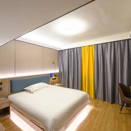 Simple Fashion Cinema Hotel