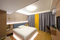 Simple Fashion Cinema Hotel