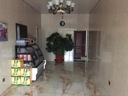 Huayue Hotel, Hunjiang District, Baishan City Отели рядом со станцией Baishanshi Railway Station