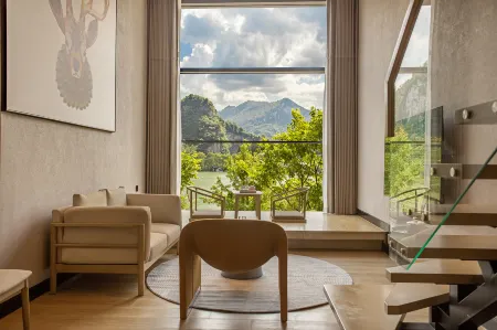 Sika Deer Manor Hotel