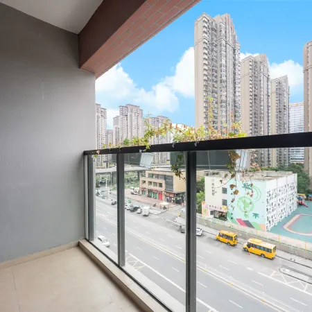 Vienna Hotel ( Xiangyang Greenland Fun City Global City Shop)