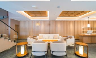 Huazhu Heyuan Siheyuan Light Luxury Hotel (Beijing Beishida Jishuitan Branch)