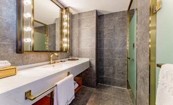 James Joyce Coffetel (Hohhot Exhibition Hall East Road Shop)