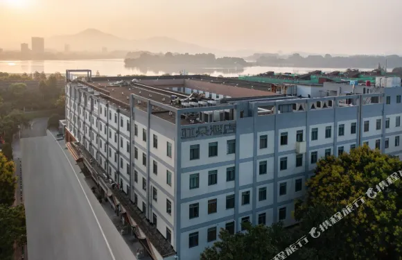 南京玄武湖玄武門亞朵酒店