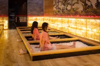 รีสอร์ทนาราดา ทะเลสาบตงเชียน หนิงป่อ - ที่มีสปา